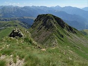 50 Scendendo dal Tribortoi alla Bocchetta con vista sul Triomen